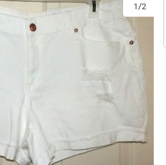 white jean shorts - Picture 2 of 7